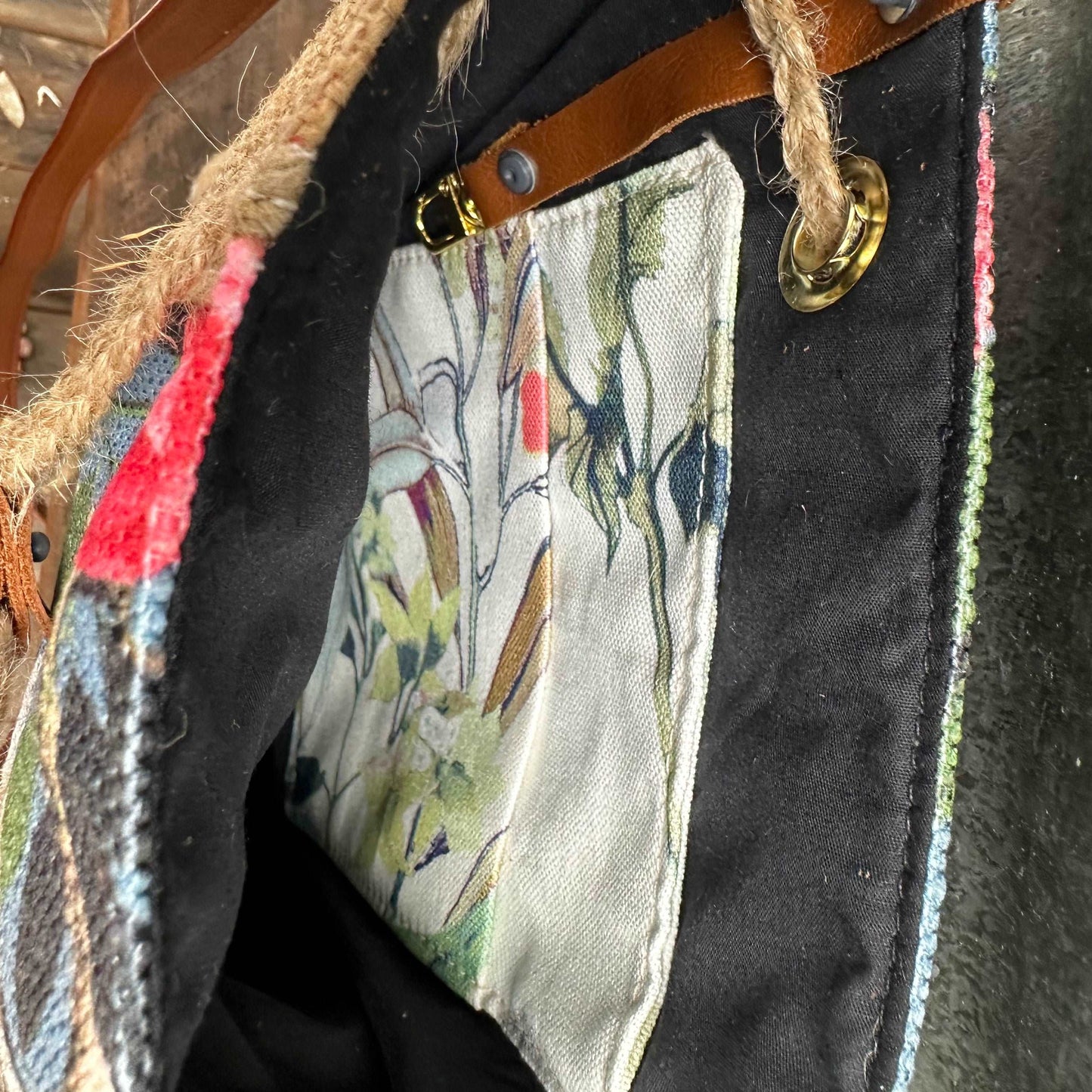 Somerset tote bag with adjustable strap - PWP - Medium – Sundays On Somerset